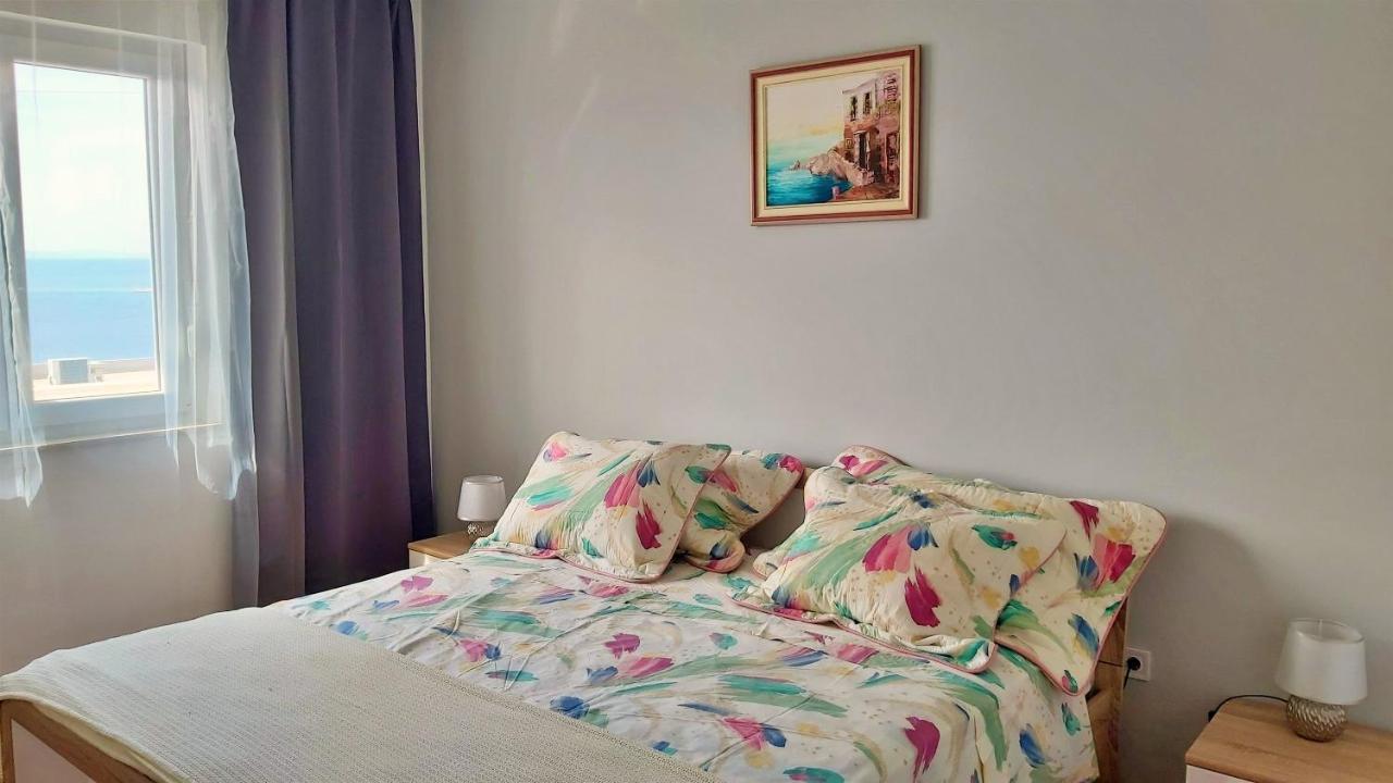 Apartment Cedo Оміш Екстер'єр фото