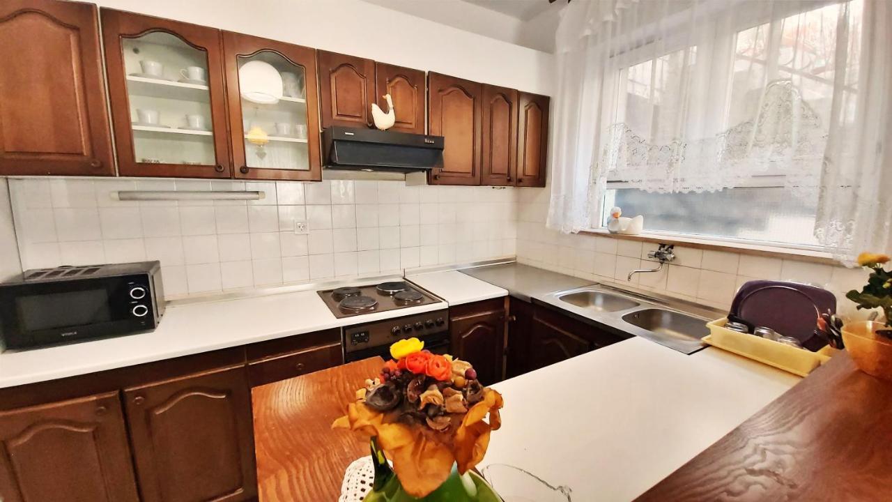 Apartment Cedo Оміш Екстер'єр фото