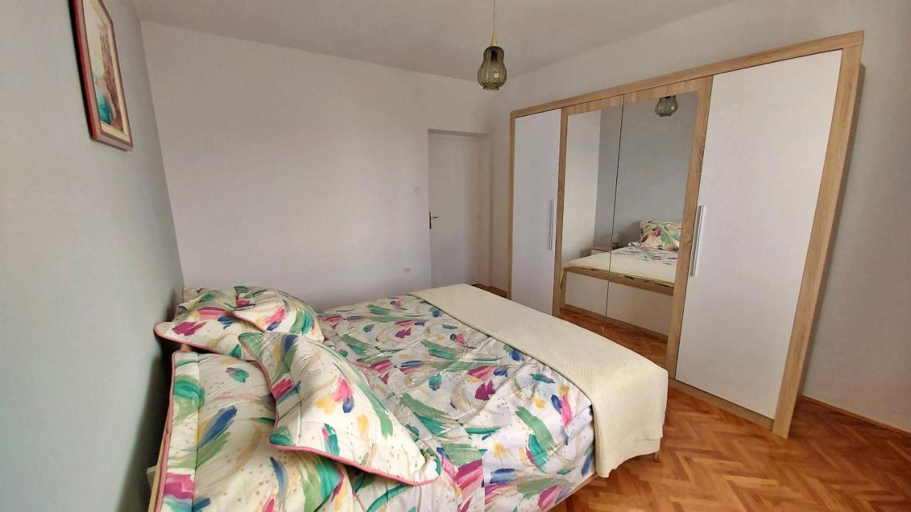 Apartment Cedo Оміш Екстер'єр фото