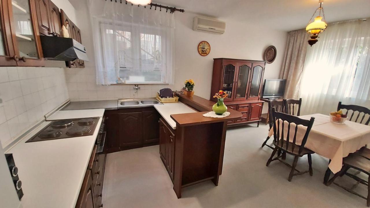 Apartment Cedo Оміш Екстер'єр фото