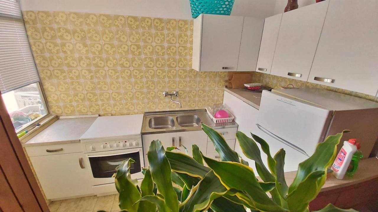 Apartment Cedo Оміш Екстер'єр фото